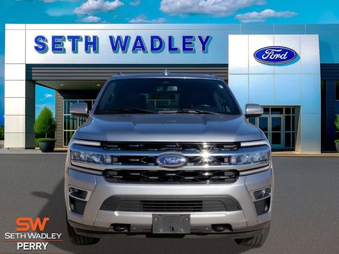 Used 2023 Ford Expedition Max Limited image 4