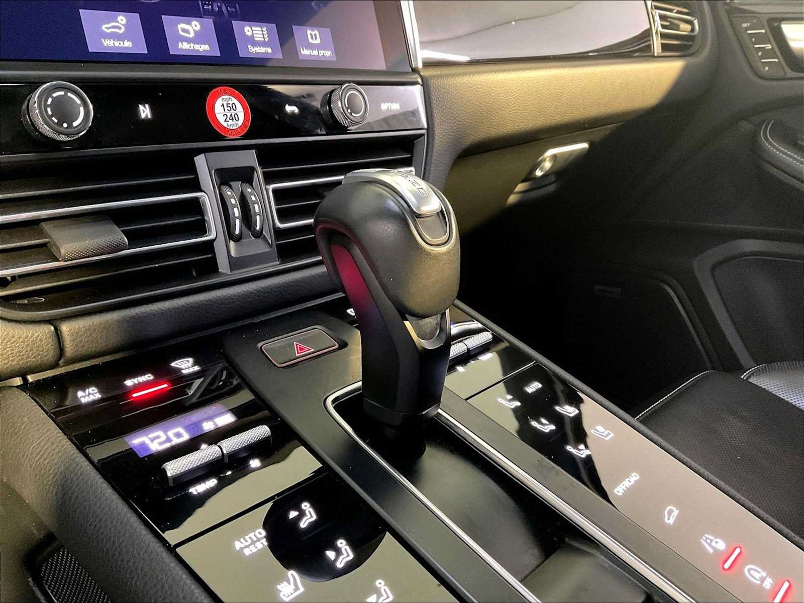 Certified 2025 Porsche Macan Turbo w/ Premium Package Plus AWD/4WD image 17
