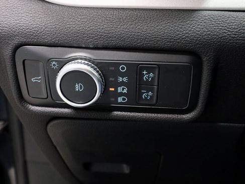 Certified 2022 Ford Explorer XLT w/ Equipment Group 202A image 31