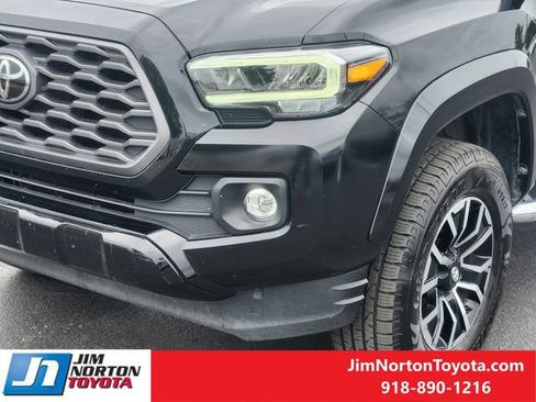 Used 2022 Toyota Tacoma TRD Sport w/ Technology Package RWD image 11