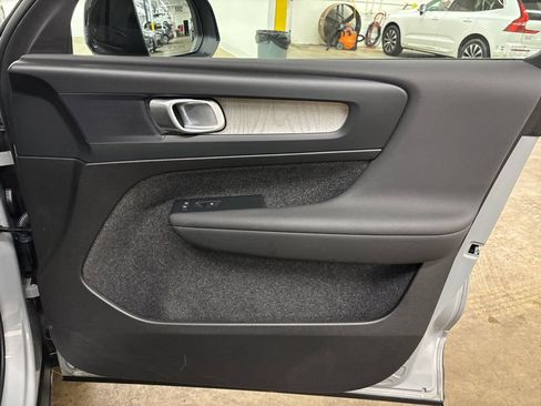 Certified 2024 Volvo XC40 B5 Plus w/ Climate Package AWD/4WD image 18
