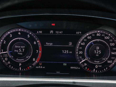 Used 2018 Volkswagen Tiguan SEL Premium FWD image 25