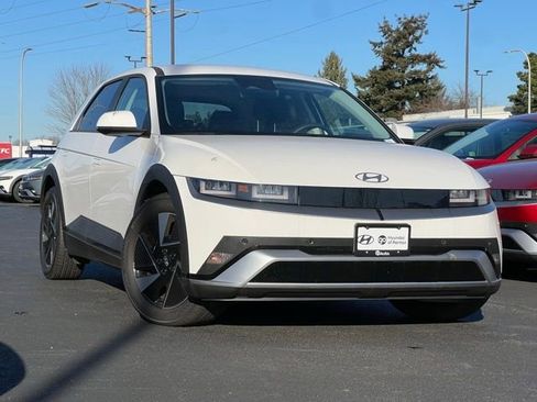 New 2025 Hyundai Ioniq 5 SE image 1