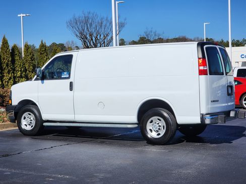 Used 2024 Chevrolet Express 2500 w/ Driver Convenience Package image 9