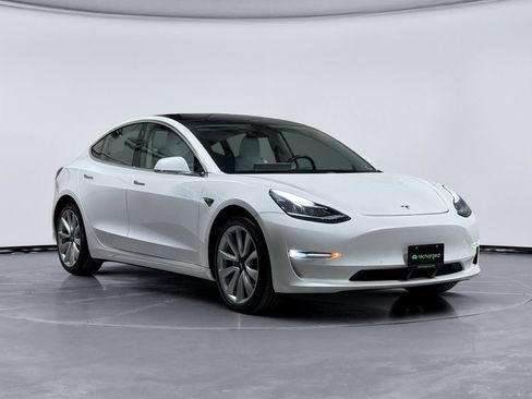 Used 2018 Tesla Model 3 Long Range AWD/4WD image 4