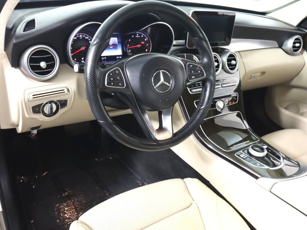 Used 2017 Mercedes-Benz C 300 4MATIC Sedan image 9