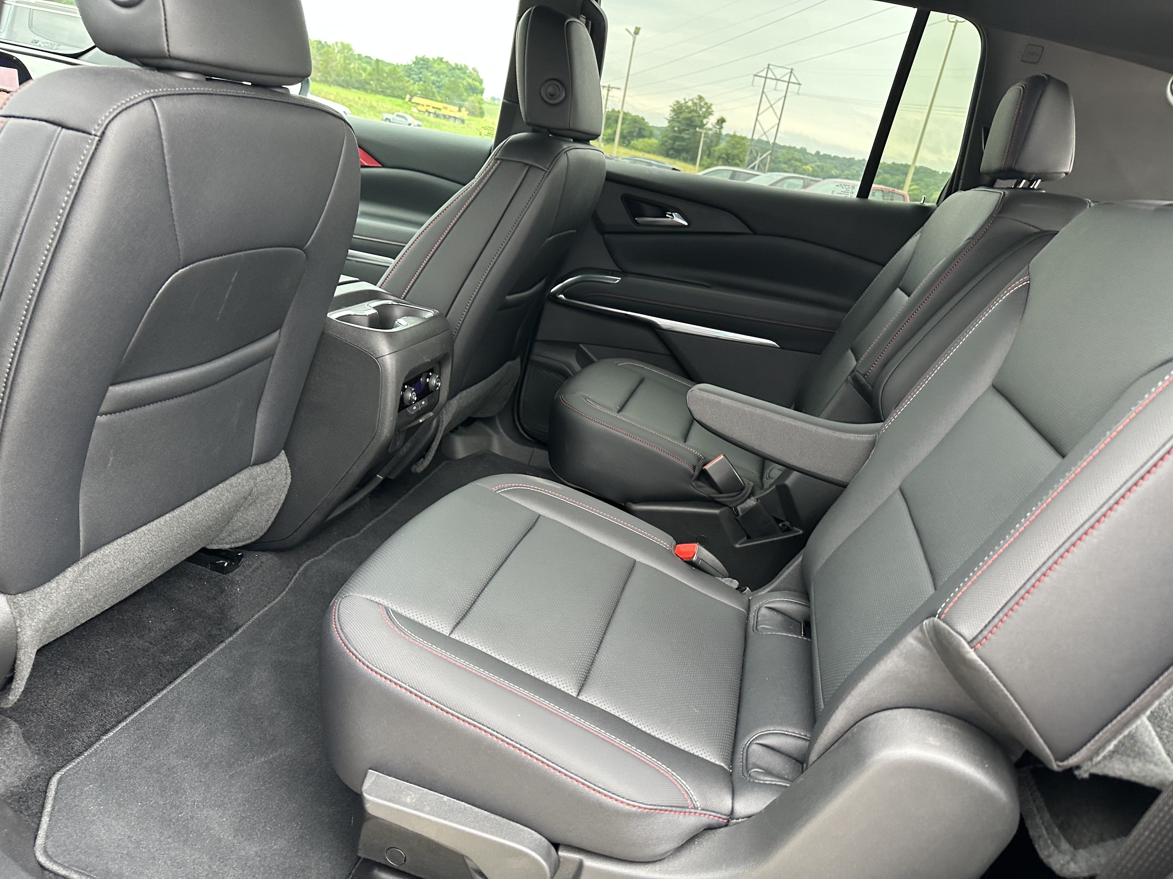 Certified 2026 Chevrolet Traverse Z71 w/ Driver Confidence Package AWD/4WD image 18