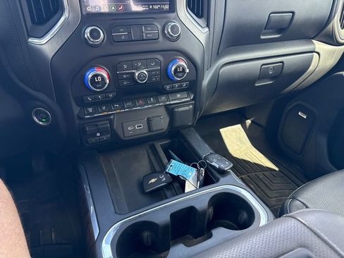 Used 2022 GMC Sierra 3500 Denali AWD/4WD image 19