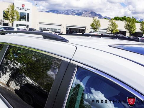 Used 2024 Toyota Sienna XLE image 8