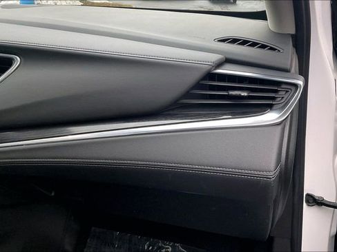 Used 2021 Buick Enclave Avenir w/ Avenir Technology Package image 16