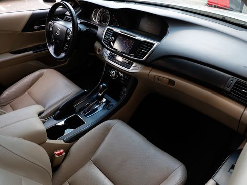 Used 2015 Honda Accord Touring image 20
