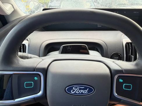 Used 2025 Ford Expedition Max Active RWD image 13
