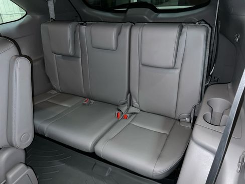Used 2019 Toyota Highlander Limited Platinum w/ Carpet Mat Package (TMS) AWD/4WD image 15