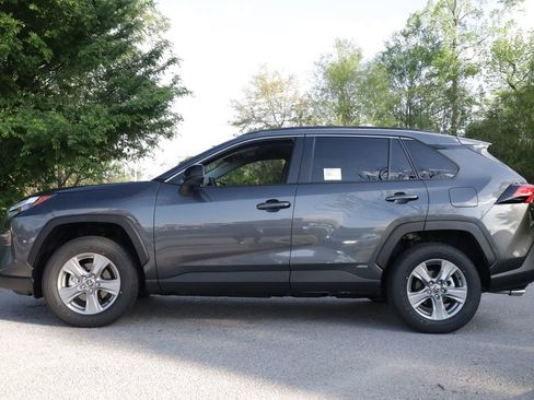 Used 2025 Toyota RAV4 LE image 8