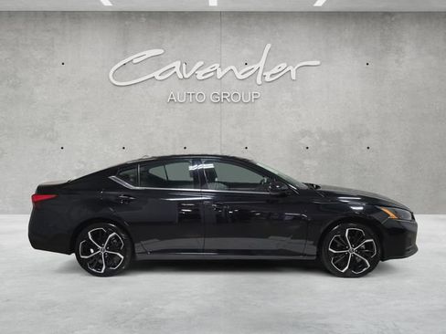 Used 2024 Nissan Altima 2.5 SR FWD image 17