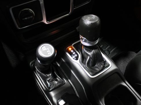 Used 2018 Jeep Wrangler Unlimited Sport AWD/4WD image 14