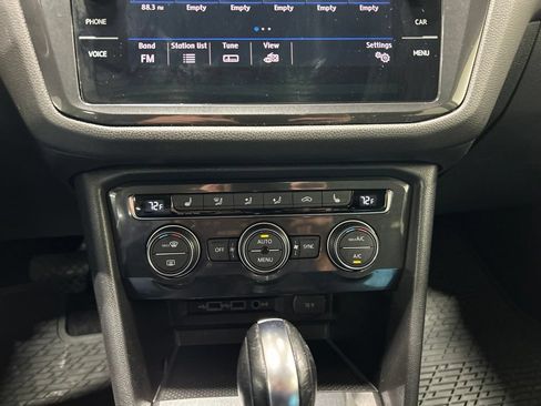 Used 2018 Volkswagen Tiguan SE w/ Panoramic Sunroof Package AWD/4WD image 20