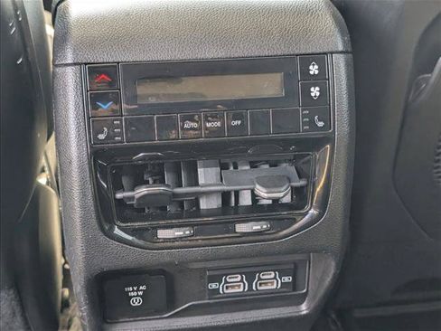 Used 2021 Jeep Grand Cherokee L Limited AWD/4WD image 17