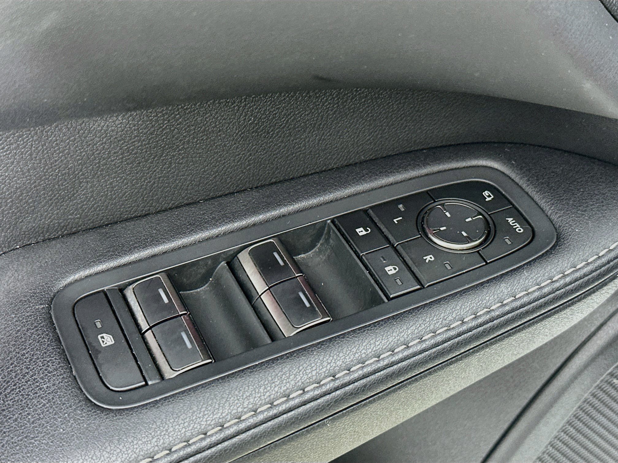 Used 2023 Lexus RX 350 Premium Plus w/ Cold Area Package FWD image 17
