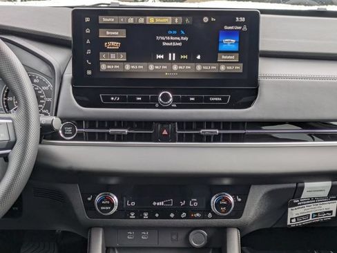 New 2026 Mitsubishi Outlander LE FWD image 18