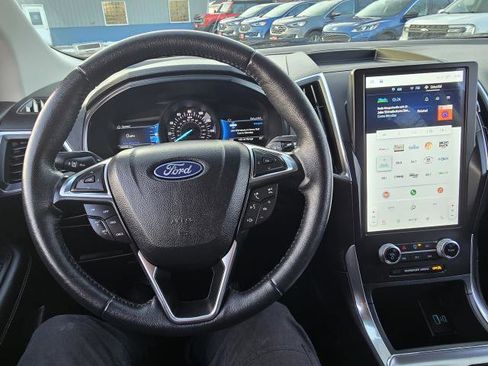 Used 2024 Ford Edge Titanium image 15