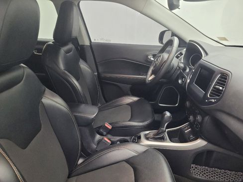 Used 2021 Jeep Compass Latitude image 21