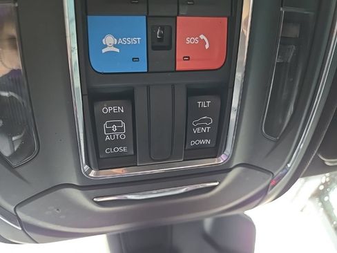Used 2023 Jeep Grand Cherokee Altitude AWD/4WD image 67