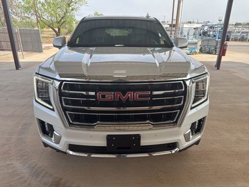 Used 2023 GMC Yukon SLT w/ SLT Premium Package AWD/4WD image 2