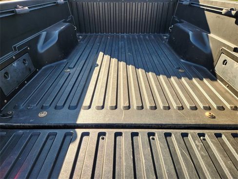 Used 2017 Toyota Tacoma SR5 image 22