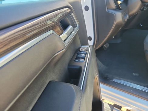 Used 2025 Chevrolet Silverado 1500 LT AWD/4WD image 13