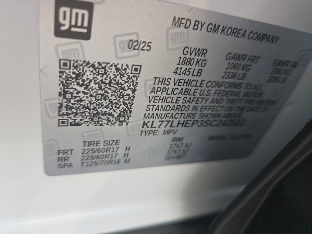 Used 2025 Chevrolet Trax LT w/ LT Convenience Package FWD image 3