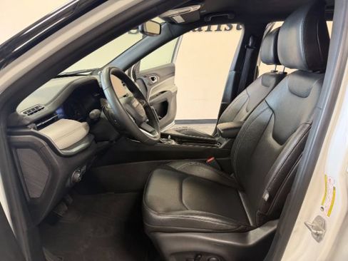Used 2025 Jeep Compass Limited AWD/4WD image 12