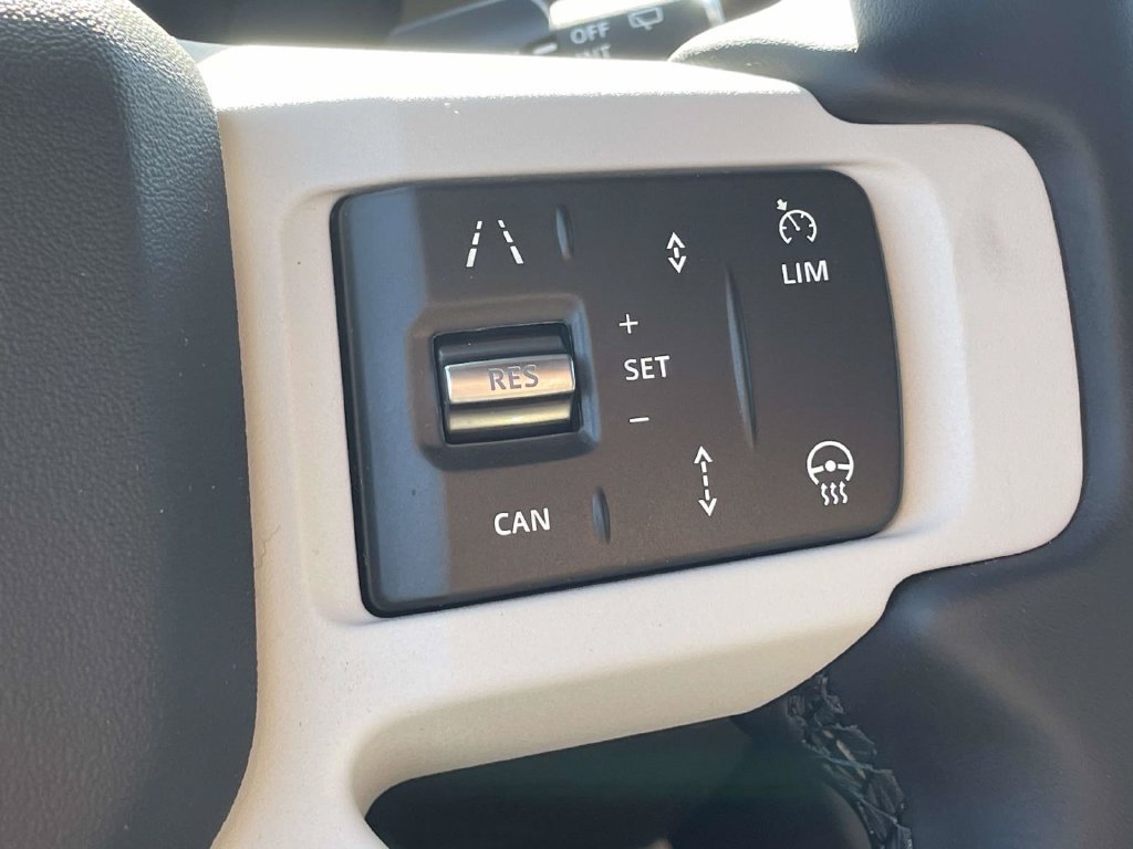 New 2026 Land Rover Defender 110 X-Dynamic SE AWD/4WD image 27