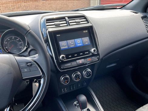 Used 2026 Mitsubishi Outlander Sport AWD image 6