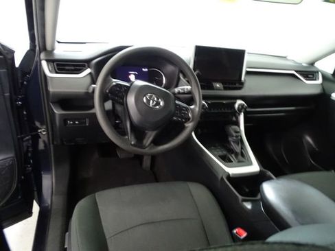 Used 2024 Toyota RAV4 XLE AWD/4WD image 5
