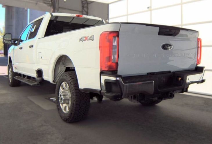 Used 2023 Ford F350 XLT AWD/4WD image 9
