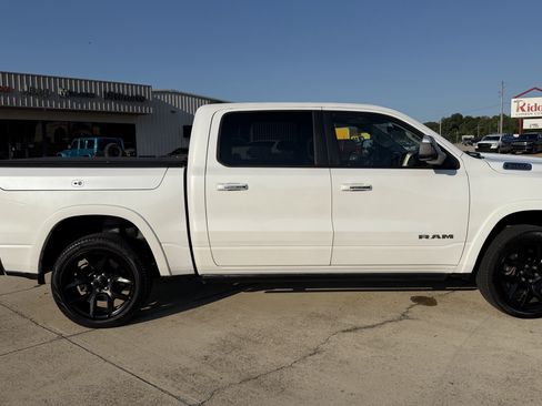 Used 2022 RAM 1500 Laramie AWD/4WD image 11