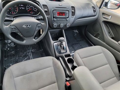 Used 2017 Kia Forte LX image 37