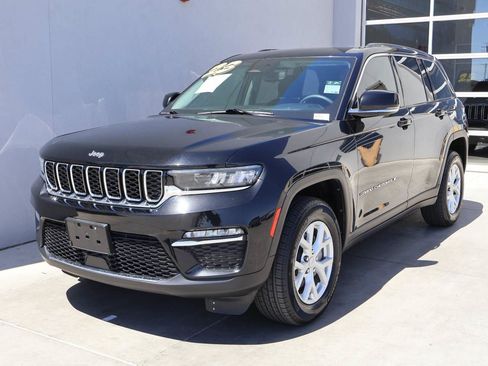 Used 2023 Jeep Grand Cherokee Limited AWD/4WD image 1