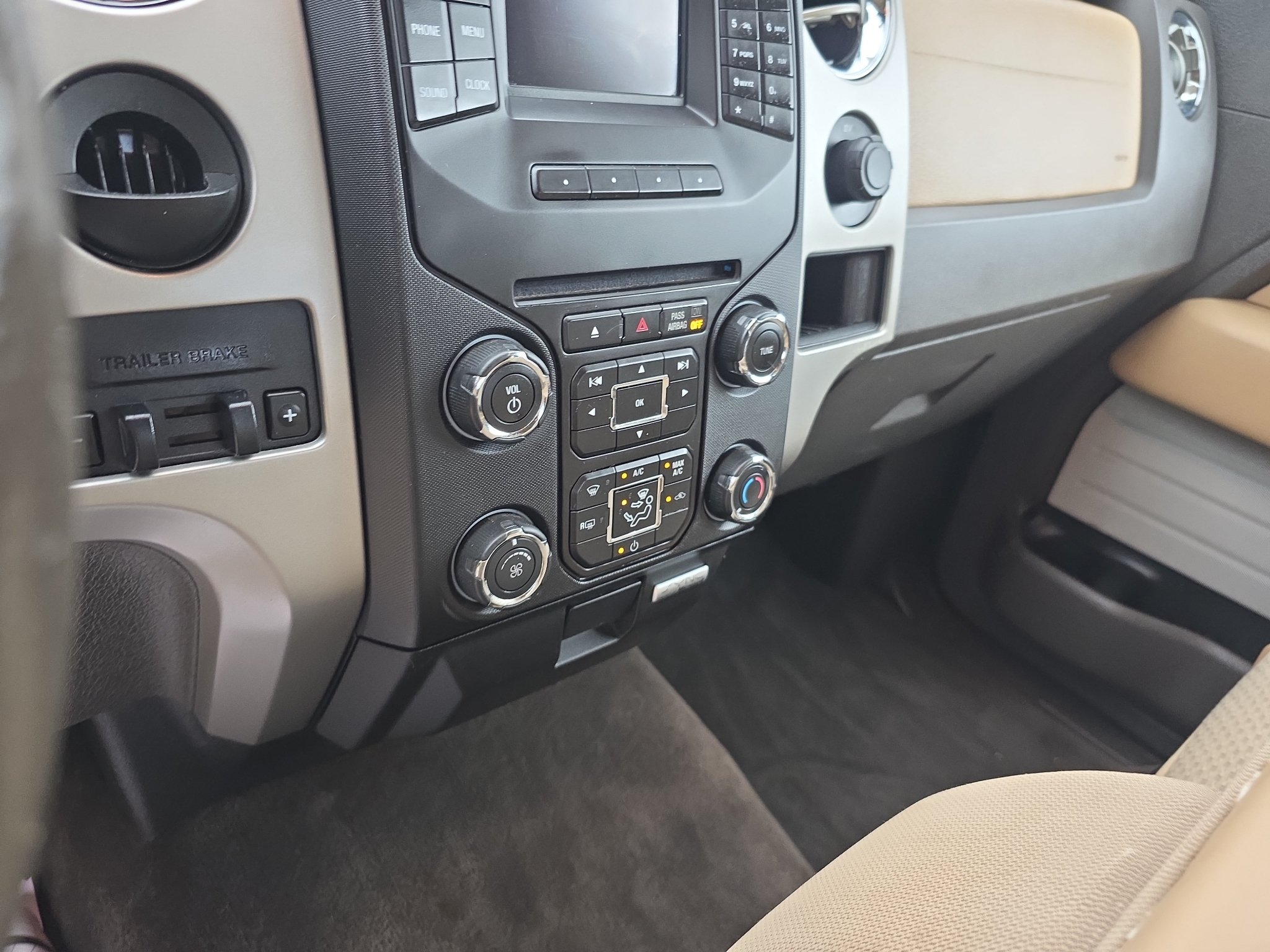 Used 2014 Ford F150 XLT w/ Equipment Group 302A Luxury RWD image 12