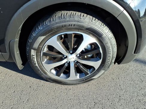 Used 2017 Kia Sorento EX image 9