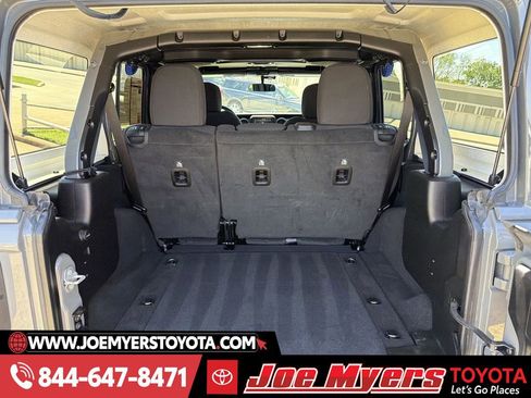 Used 2023 Jeep Wrangler Unlimited Sport image 28