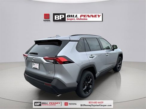 Used 2025 Toyota RAV4 XLE image 7