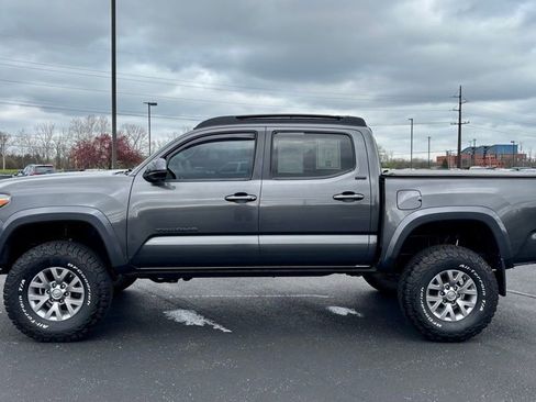Used 2019 Toyota Tacoma SR5 image 4