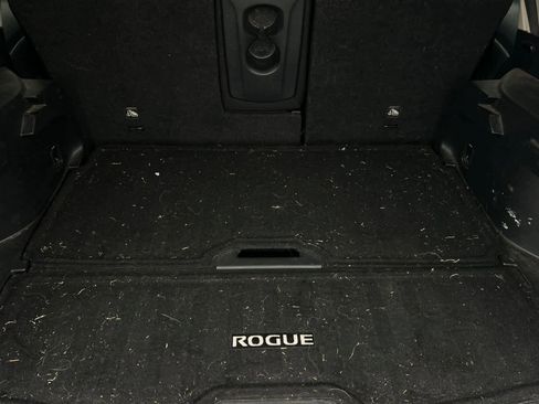 Used 2020 Nissan Rogue SV image 16