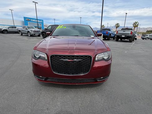 Used 2022 Chrysler 300 S w/ Comfort Group RWD image 8