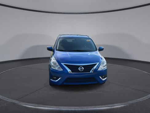 Used 2016 Nissan Versa SV FWD image 3