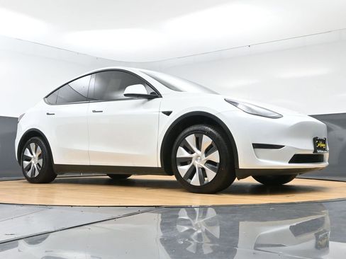 Used 2021 Tesla Model Y Long Range AWD/4WD image 52