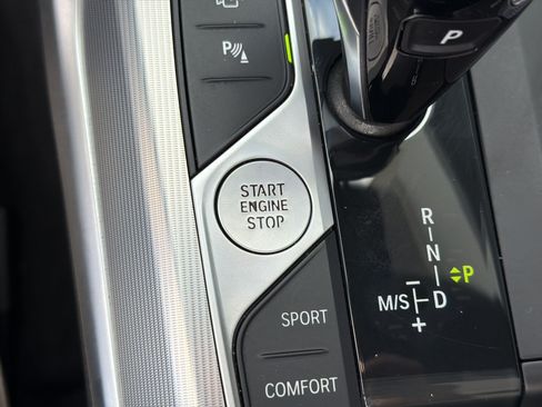 Used 2022 BMW M440i Convertible RWD image 25