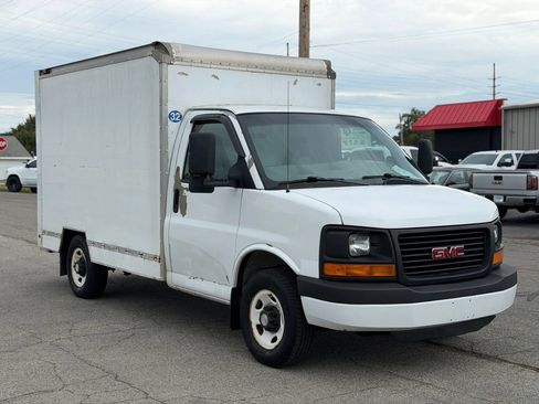 Used 2008 GMC Savana 3500 RWD image 3